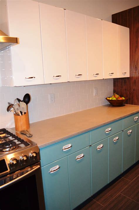 vintage stainless steel kitchen cabinets|old fashioned metal kitchen cabinets.